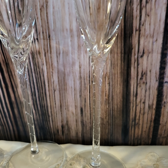 Lenox 4 Pieces Fluted Champagne Glasses With 22 Kt Gold Rim Twist  Stem - Picture 4 of 11
